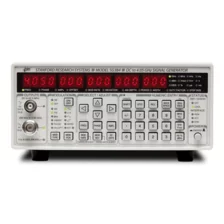 Generator sygnału RF Stanford Research Systems serii SG380 - zdjęcie 1